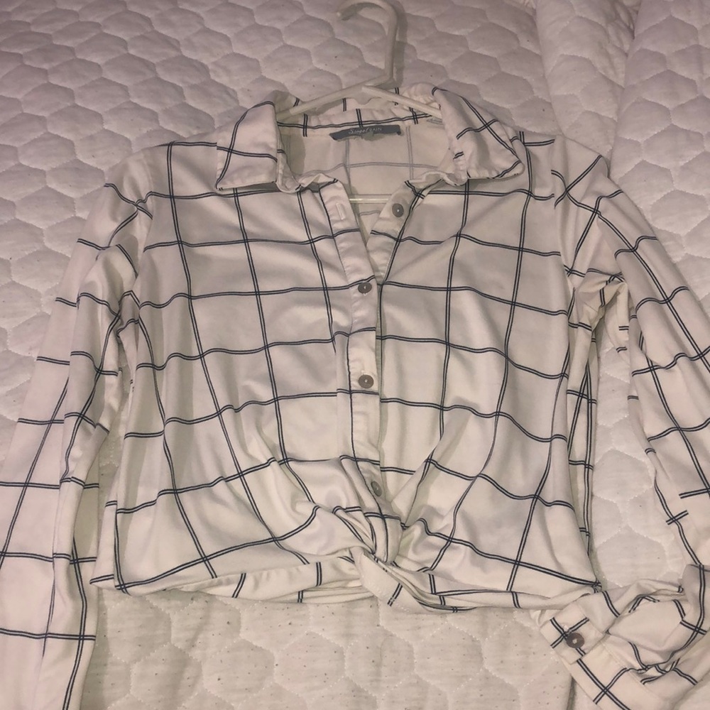Plaid black and white cropped button up shirt